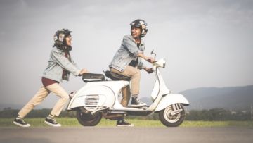 Sebentuk Kenikmatan Berkendara dalam Sebuah Slogan dari Vespa