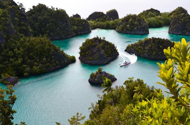 Kalau Kamu Punya Mimpi ke Raja Ampat, Berikut 5 Spot Pantai Terbaik dengan Pemandangan Paling Menakjubkan