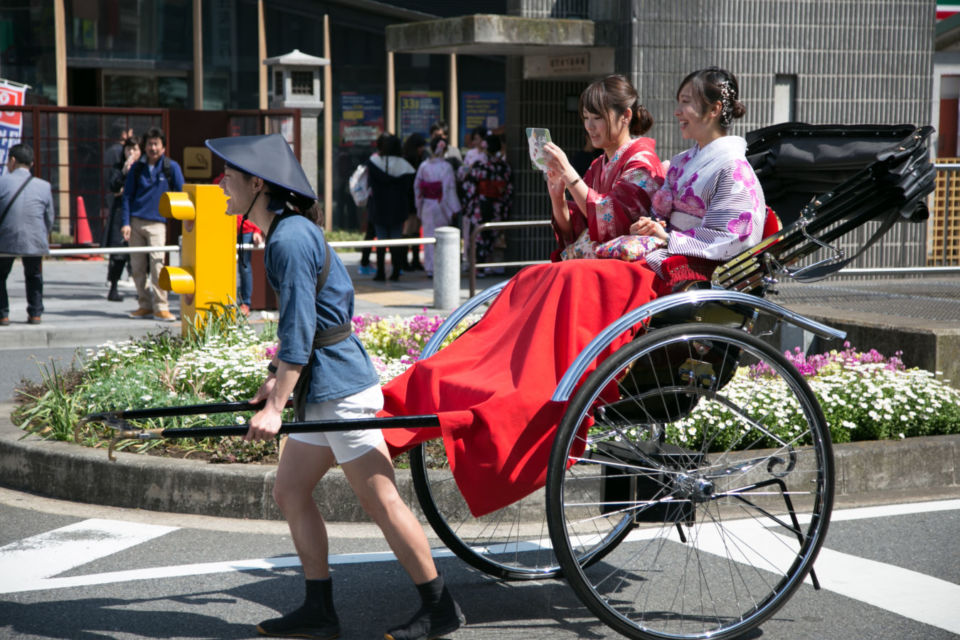 8 Moda Transportasi dari Berbagai Negara di Dunia. Dari Mulai yang Bentuknya Biasa, Sampai yang Unik dan Beda!