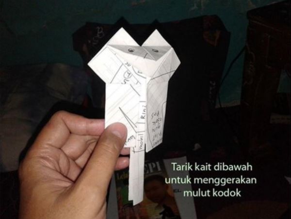 10 Mainan dari Kertas ini Adalah Bukti bahwa Anak 90-an Itu Bahagianya Sederhana, Nggak Bikin Boros Kantong!