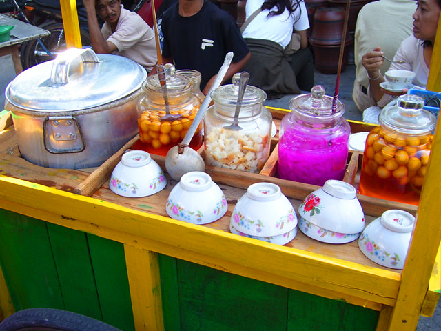 Cita Rasa Tionghoa dan Nusantara dalam Wedang Ronde, Bulatan Ketan dengan Siraman Kuah Jahe