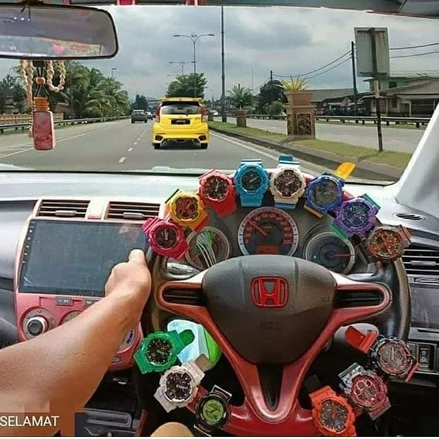 11 Potret Interior Mobil Paling Aneh dan Absurd. Sekali Lihat Rasanya Langsung Pengin Emosi!