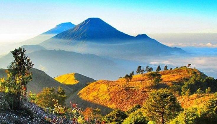 Menilik Pesona Keindahan Gunung Prau, Dieng Jawa Tengah