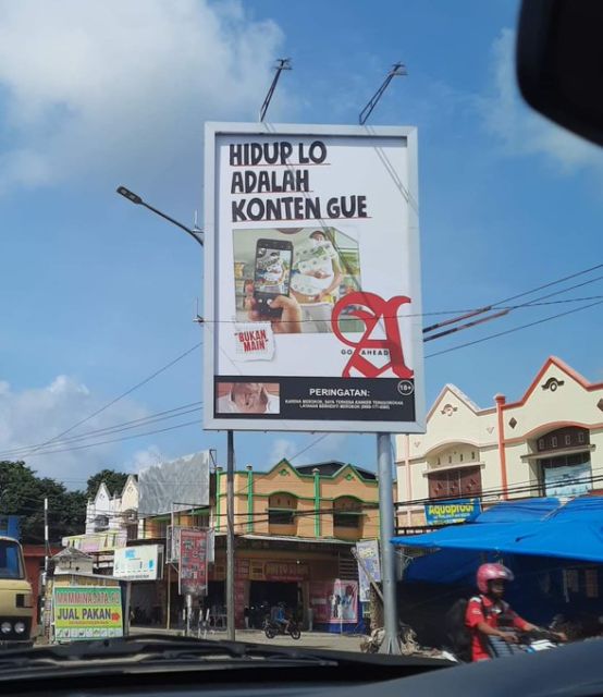 11 Pesan dan Tamparan Keras Paling Epik dari Baliho Iklan Rokok. Dijamin Menohok Banget!