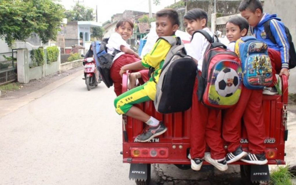 Halu Ala Anak SD yang Pernah Kita Lakukan Sama Teman. Nggak Ada Malu!