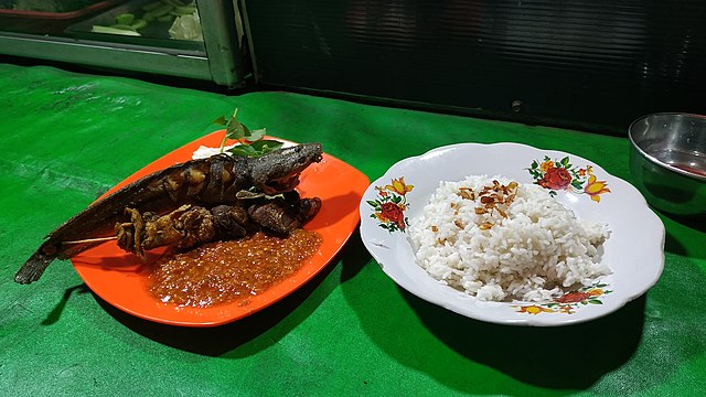 Cerita Unik di Balik Popularitas Pecel Lele Lamongan, Penguasa Kuliner Malam di Berbagai Daerah