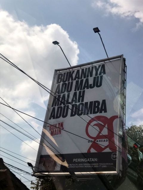 11 Pesan dan Tamparan Keras Paling Epik dari Baliho Iklan Rokok. Dijamin Menohok Banget!