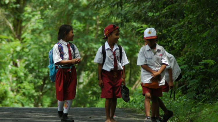 Halu Ala Anak SD yang Pernah Kita Lakukan Sama Teman. Nggak Ada Malu!