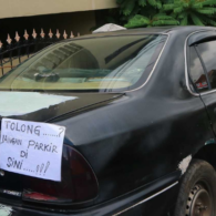 Cara Mengatasi Orang Parkir Sembarangan di Depan Rumah Kita. Dijamin Ampuh!