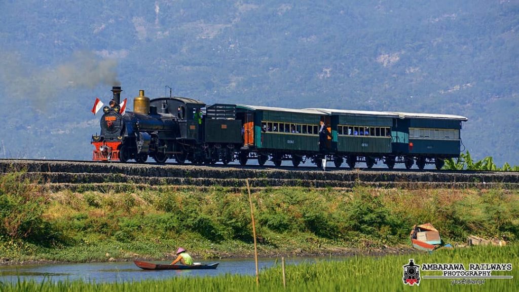 10 Jalur Kereta Api Terindah di Indonesia. Pemandangannya Bikin Kangen dan Nyaman