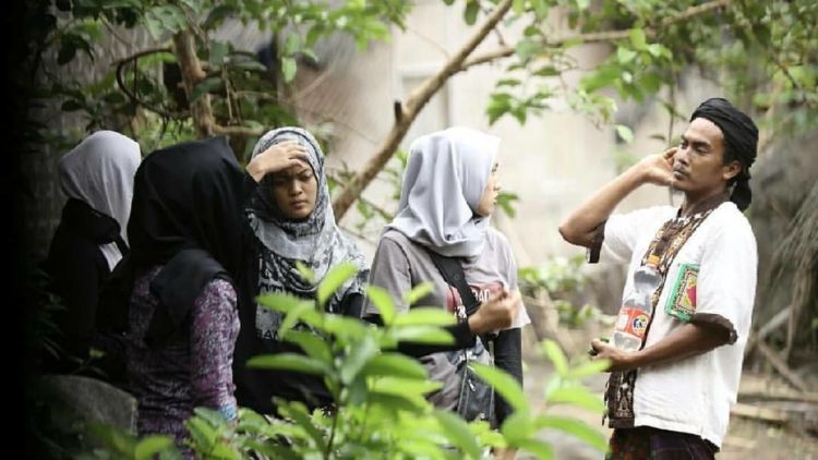 Konservasi Lingkungan Berbasis Kearifan Lokal di Kampung Adat Dukuh