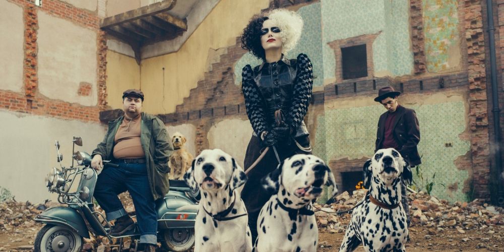 Review Film Cruella: Adaptasi Kisah Penjahat Masa Kecil Disney yang Bikin Emosi Naik Turun~