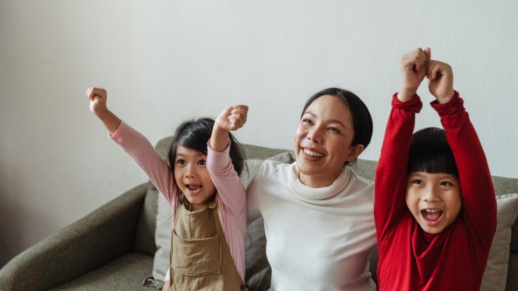 Mengenal Hypnoparenting Untuk Ibu Milenial. Ternyata Mudah Diterapkan, Lho!