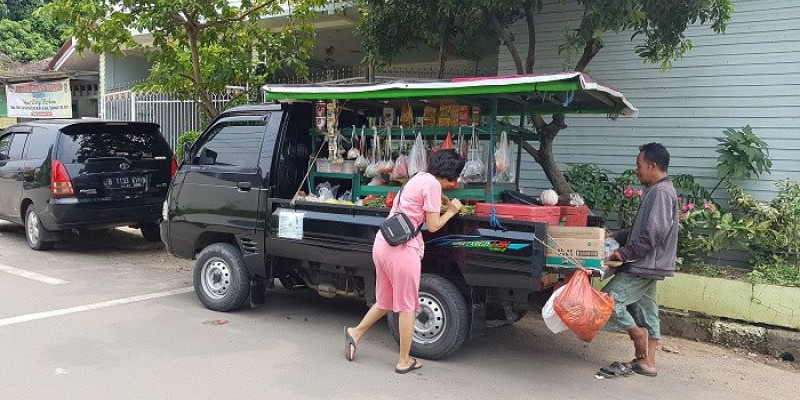 Permasalahan Absurd yang Kerap Terjadi pada Tukang Sayur Keliling. Sabar~