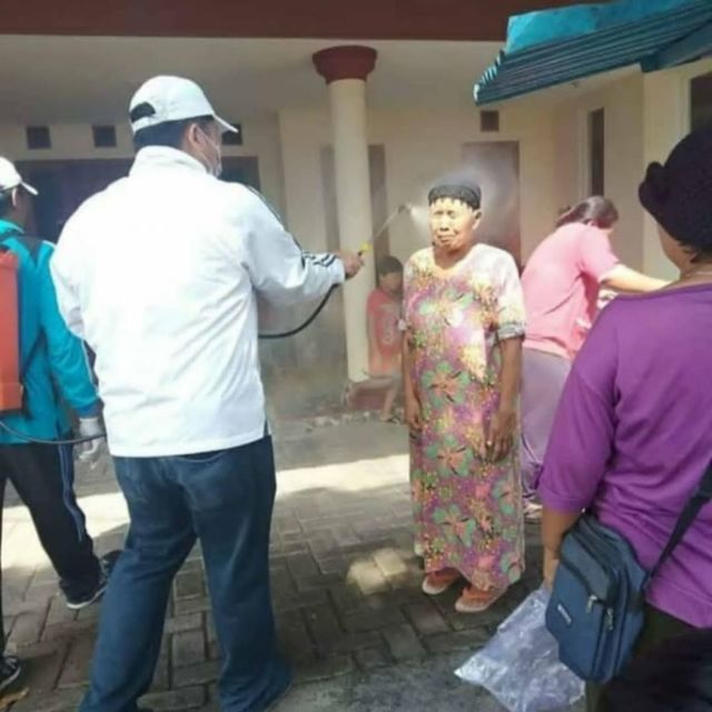 11 Momen Paling Canggung yang Pernah Terekam Kamera. Pasti Rasanya Malu Gimana Gitu~ :D