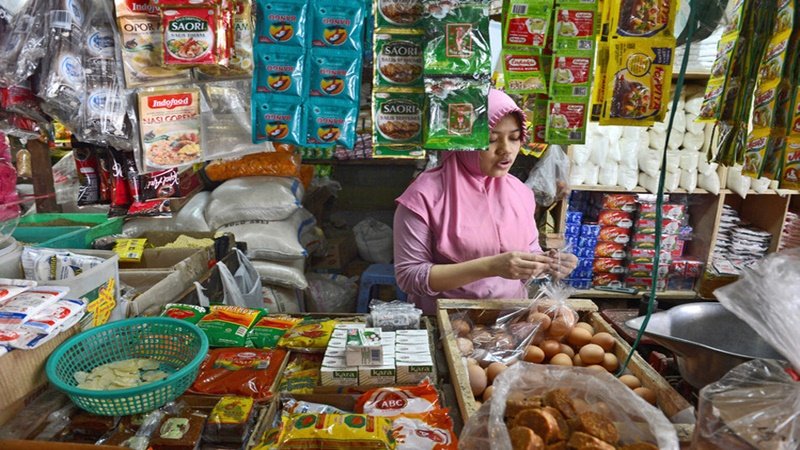 Melihat Derita Anak yang Disuruh Jaga Warung Ibunya. Kalau Nggak Apes sih, Apes Banget~