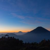 #DestinasiHipwee–Memburu The Golden Sunrise di Negeri Atas Awan, Dieng