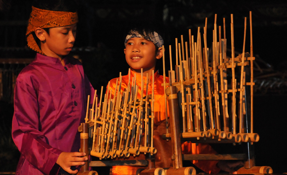 Tradisi Angklung