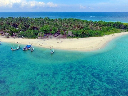 Menilik Pesona Gili Iyang yang Punya Kadar Oksigen Tertinggi. Cocok untuk Tempat Tinggal Masa Tua~