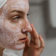 Tips Menjaga Kesehatan Skin Barrier, Kenali juga Penyebab Kerusakannya