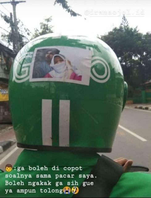 Potret Driver Ojol Ketika Lagi Jatuh Cinta. Bucin Adalah Hak Semuanya!