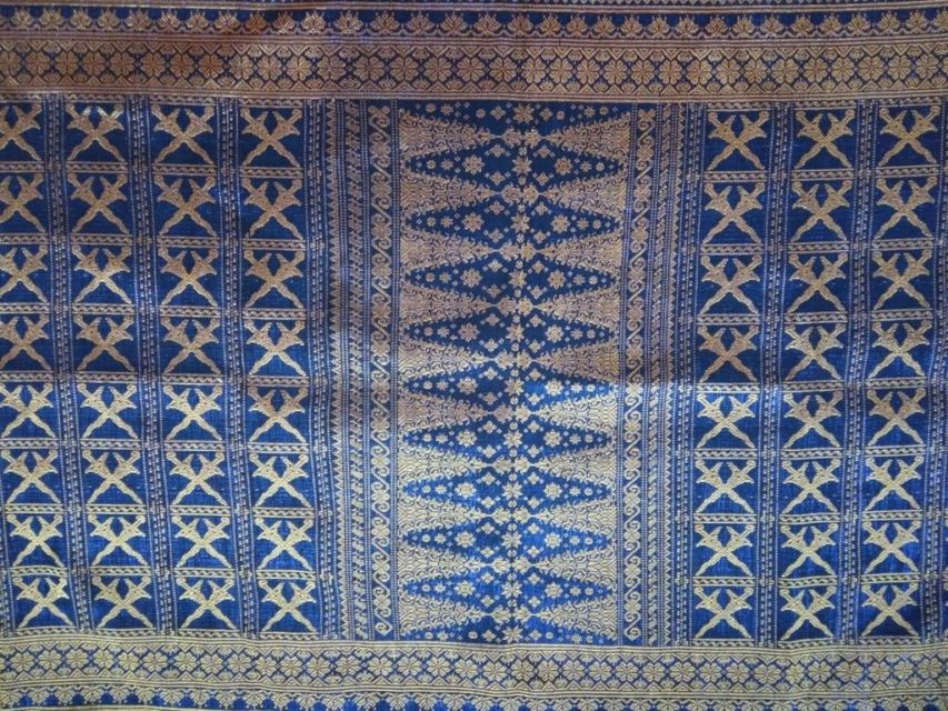 Selain Batik yang Kamu Kenal, 5 Kain Tradisional Indonesia ini Juga Tak Kalah Indahnya. Punya?