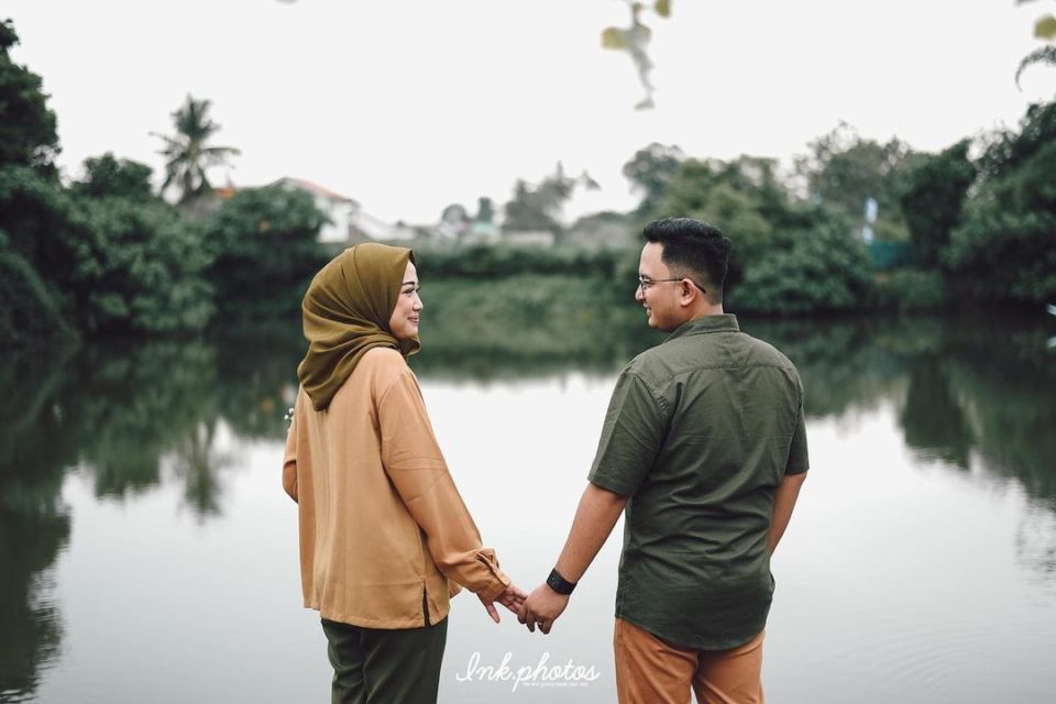 16 Ide Pre-Wedding dengan Latar Danau yang Bikin Fotomu Makin Syahdu. Uww, Manisnya~