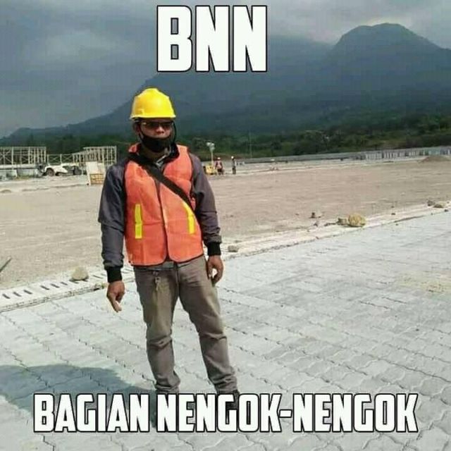 11 Meme Serba-serbi Kehidupan para Kuli. Hidup Keras, Tetap Harus Trengginas~