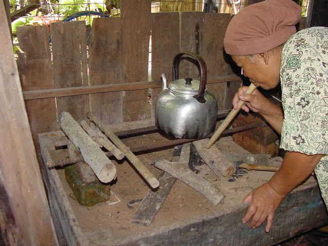 Mengenang Dapur Jadul, Tempat Paling Magis dan Legendaris di Rumah Nenek Sepanjang Masa