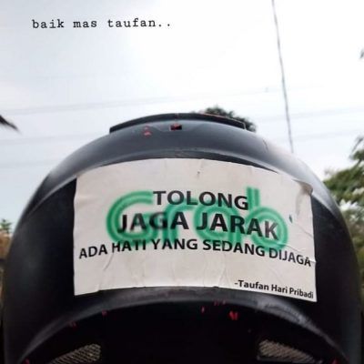 Potret Driver Ojol Ketika Lagi Jatuh Cinta. Bucin Adalah Hak Semuanya!