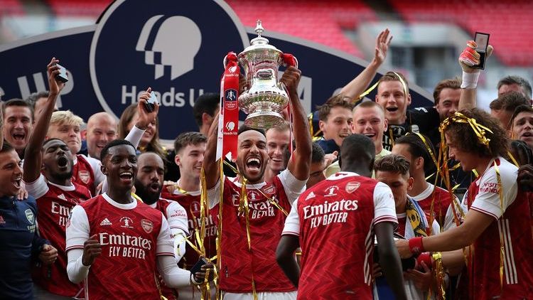 Arsenal yang Dulunya Terkenal Seperti Akuntan Musim Ini Sudah Pensiun dan Mulai Serius Main Bola