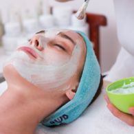 6 Cara Membuat Masker Beras untuk Wajah Cerah & Sehat