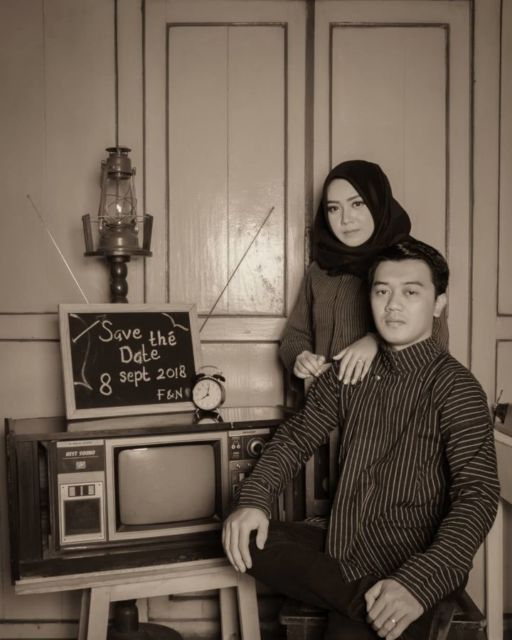 Uniknya 7+ Ide Pre-wedding Tema Vintage ala Album Foto Jadul. Pas Buat Pasangan Old Soul~