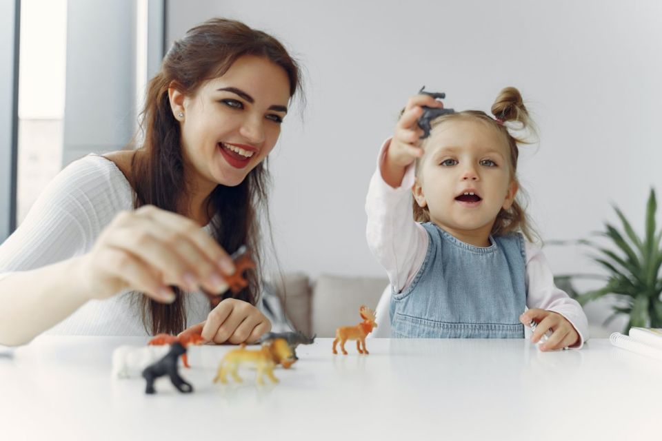 5 Trik Cerdas Cegah Anak Merasa Bosan Selama Sekolah Daring. Semangat, Moms!