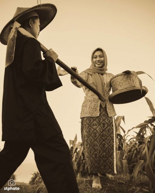 Uniknya 7+ Ide Pre-wedding Tema Vintage ala Album Foto Jadul. Pas Buat Pasangan Old Soul~