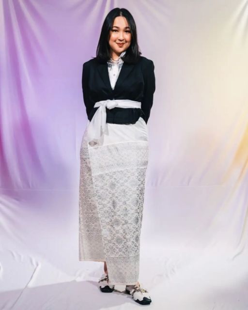 10 Ide Padu Padan Bawahan Batik ala Para Seleb. Acara Formal Ayok, Acara Santai Kece Juga~