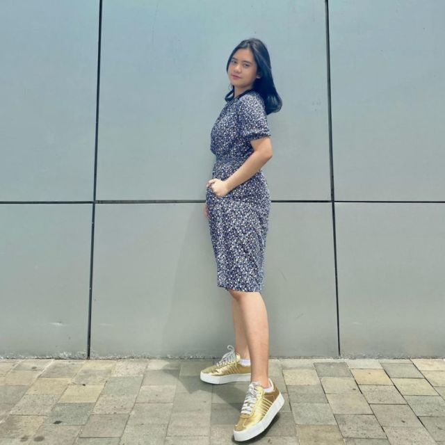 9 Ide Dress Buat si Tubuh Mungil. Ah, Kata Siapa Baju Terusan Bikin Kamu Kayak Anak Kecil?