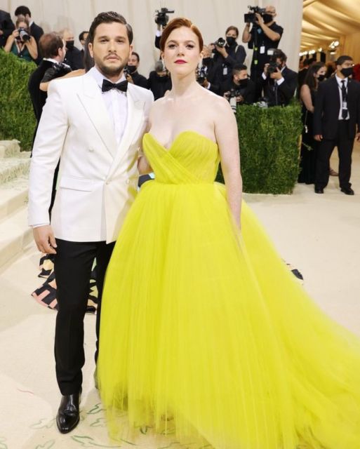 Umbar Kemesraan di Met Gala 2021, ini Potret Pasangan Artis Hollywood Favorit Warganet