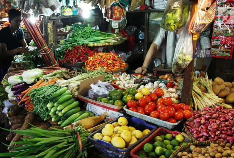 Pesan Penting Untuk Cowok Saat Disuruh Pasangannya Belanja ke Warung. Tenang, Jangan Panik!