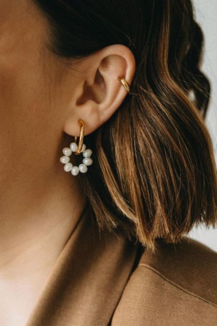 12 Model Anting Mutiara yang Bikin Manten Makin Glowing. Cocok di Segala Tema Pernikahan!