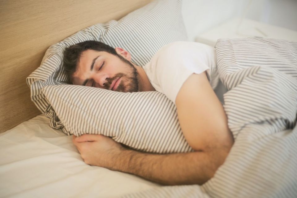 7 Cara Bangun Pagi yang Lebih Bersemangat dan Nggak Bikin Ngantuk Lagi