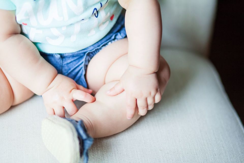 Viral Bayi Dijadikan Manusia Silver Oleh Tetangga, Pola Asuh Ibunya Jadi Sorotan!