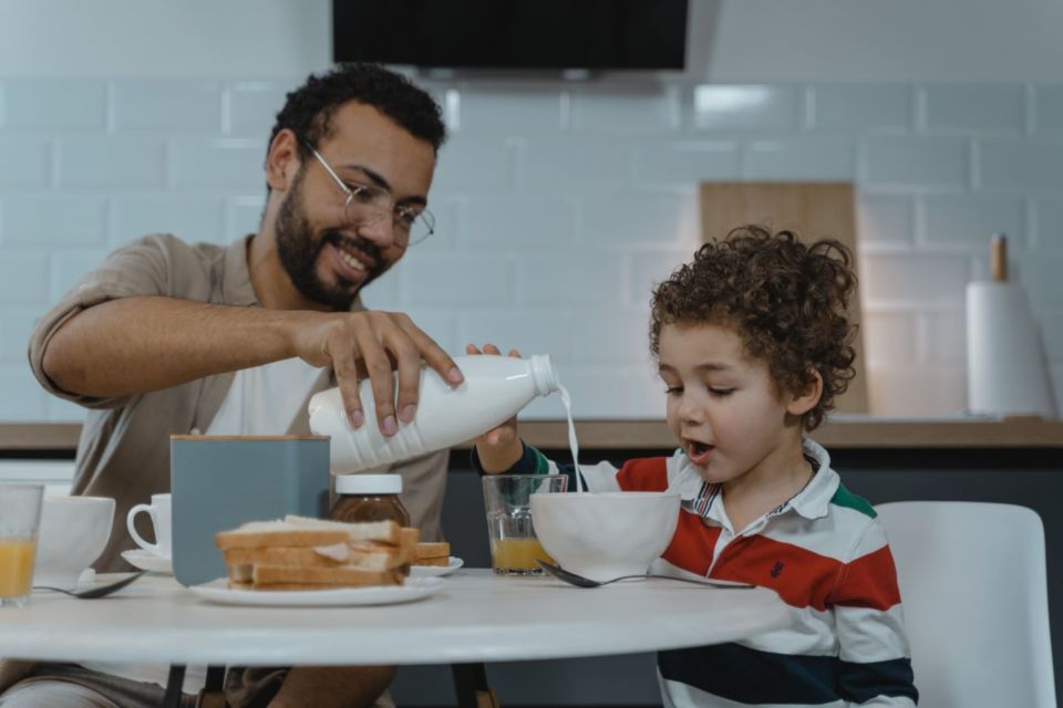 6 Teladan yang Akan Anak Laki-Laki Dapat dari Ayahnya. Ajarkan Sejak Dini, Yuk!