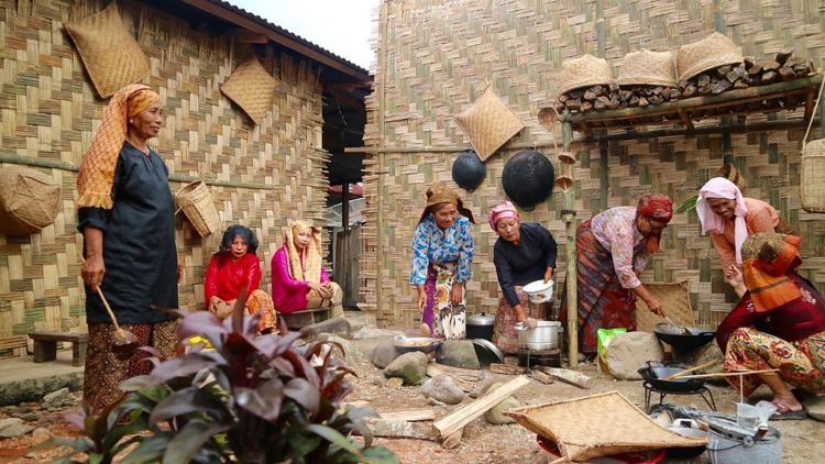 Penyebab Gosip Ibu-Ibu Pedesaan Cepat Menyebar. Intelejen Kalah Cepat!