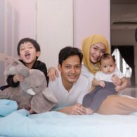 Tadinya Berpikir Dua Anak Cukup, Fedi Nuril Umumkan Istri Hamil Anak Ketiga