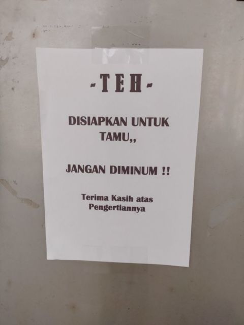 12 Pengalaman Warganet Kehilangan Makanan di Kulkas Kantor. Bukti Rekan Kerja Banyak yang Resek!