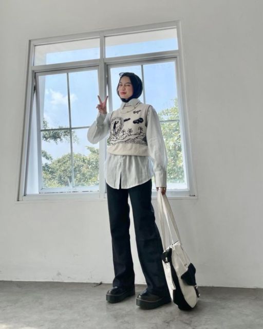 10 Inspirasi Padu Padan Fesyen Hijab Boyish ala Selebgram. Nyaman dan Sopan~