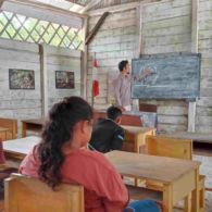 Didera Pandemi, Sepanjang Jalan Menuju Laskar Pelangi Dihias Sampah yang Membukit