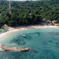 Pantai Dengan Ombak yang Tenang, Cocok Untuk Liburan Bersama Keluarga dan Anak-anak