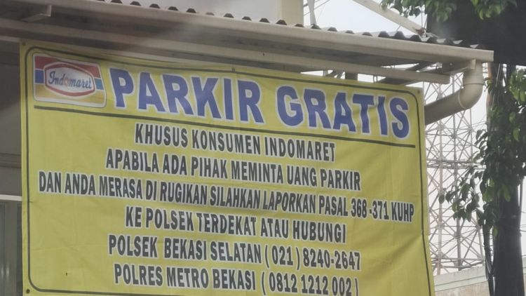 Heboh Persoalan Tukang Parkir di Minimarket, Begini Pandangan Para Warganet. Gimana Menurutmu?